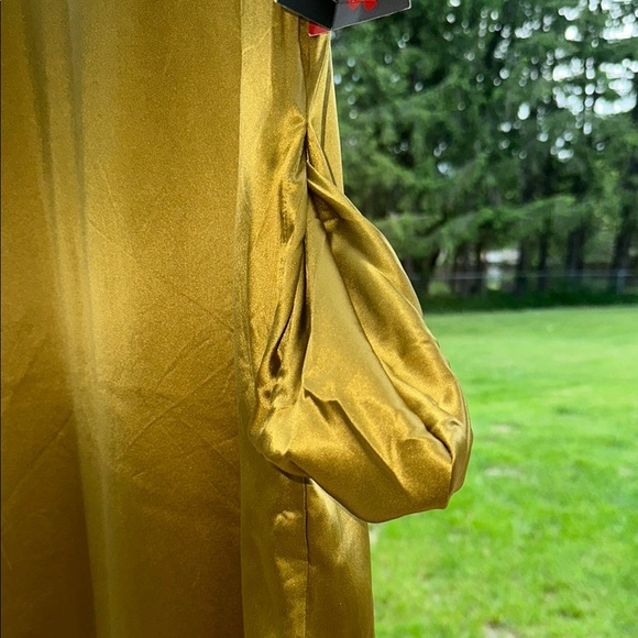 DKNY Donna Karen NY Gold 94% Silk Sheath Midi Dress Short Sleeve Women’s Small - Picture 13 of 16